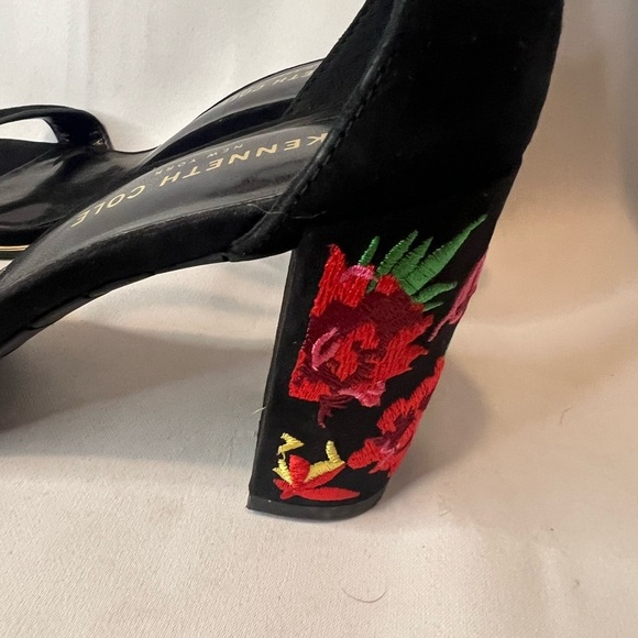 Kenneth Cole New York Lisa Black Suede Heels Sandals size 7..5 Embroidered Heel - Picture 2 of 6